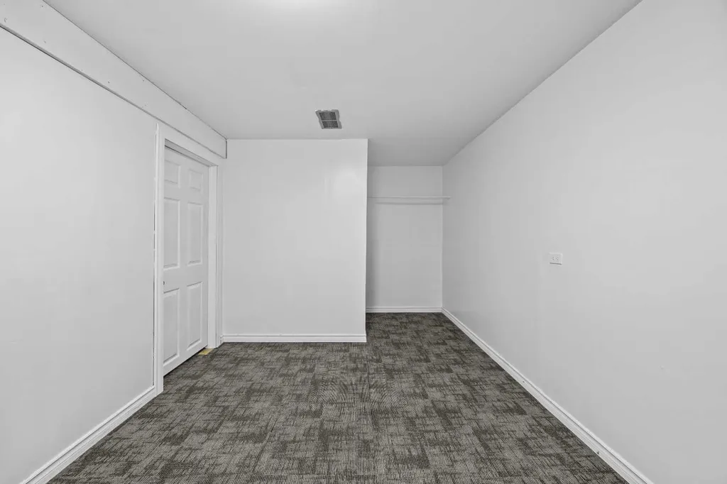 115 Bergen Road NW Calgary AB t3k1p2