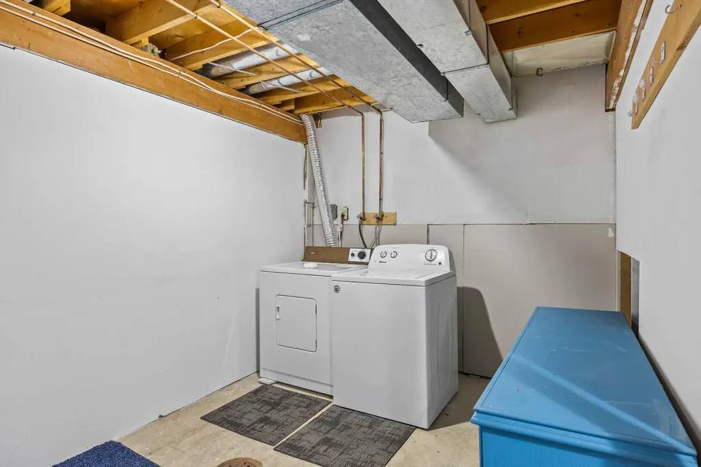 115 Bergen Road NW Calgary AB t3k1p2