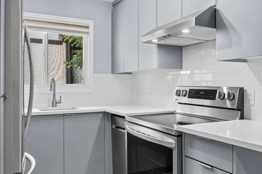 115 Bergen Road NW Calgary AB t3k1p2