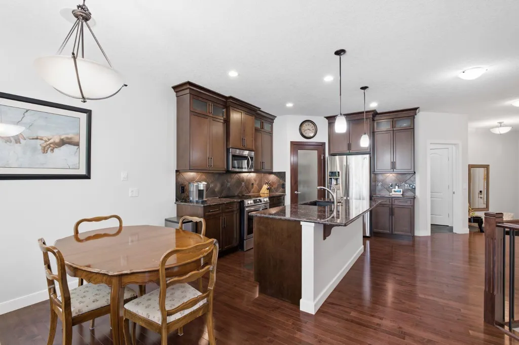230 Sunset Square Cochrane AB T4C0H3
