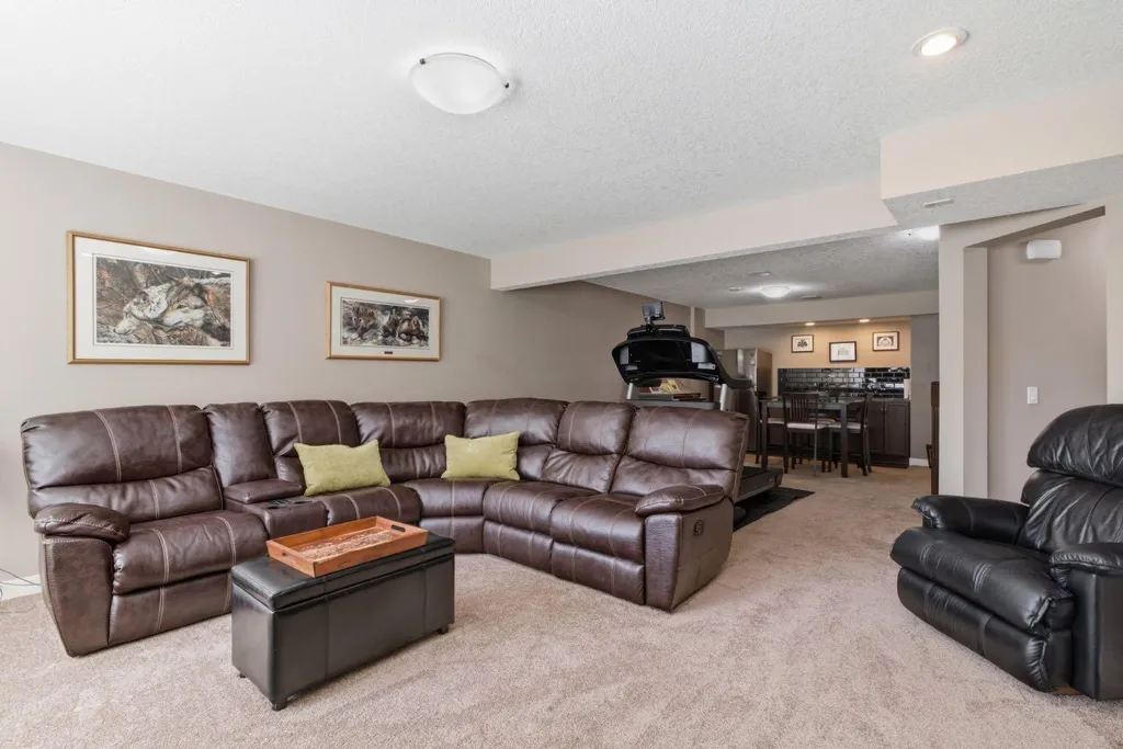 230 Sunset Square Cochrane AB T4C0H3