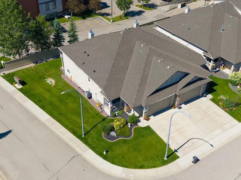 230 Sunset Square Cochrane AB T4C0H3