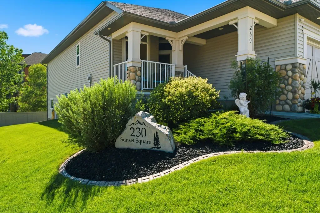 230 Sunset Square Cochrane AB T4C0H3