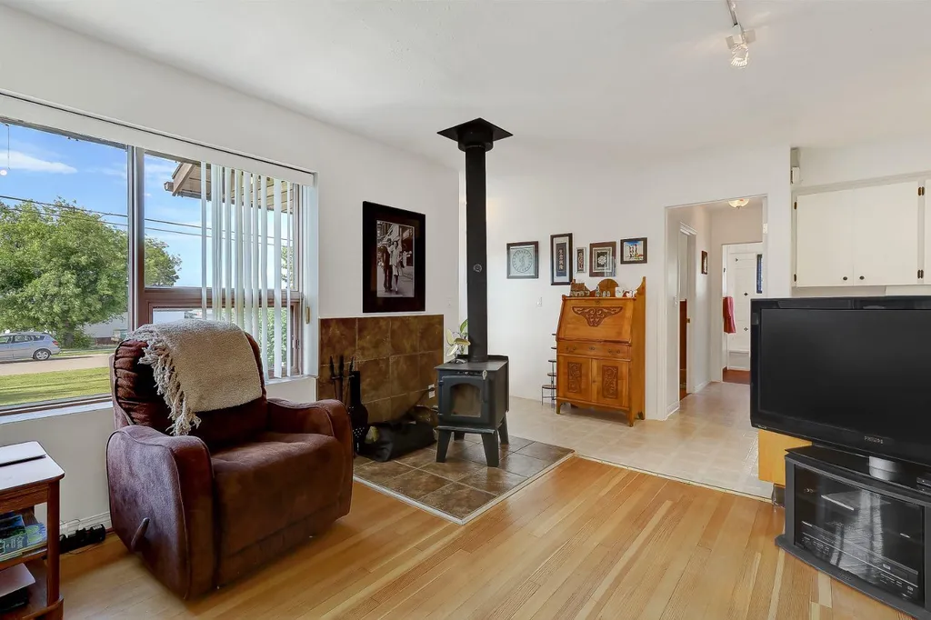10904 108 Avenue Fairview AB T0H 1L0
