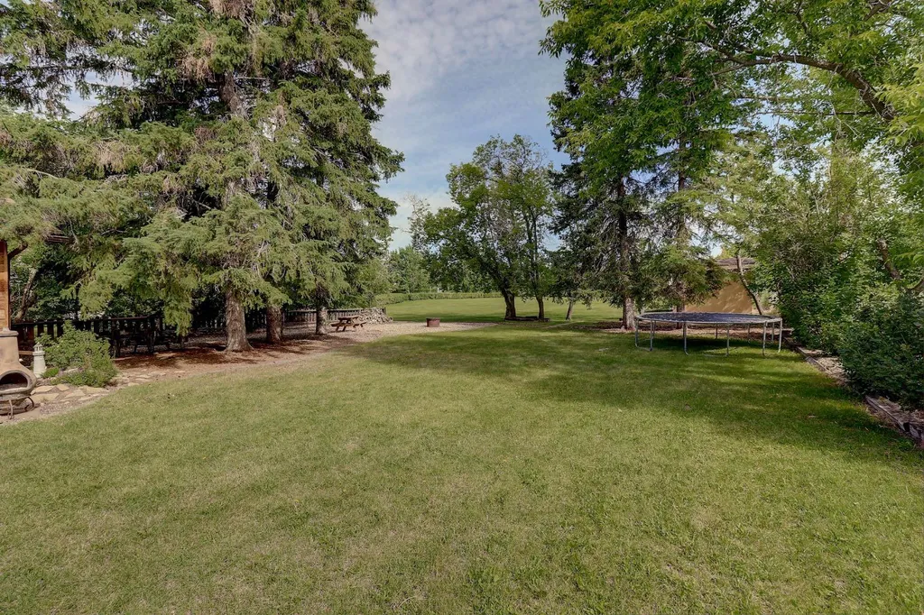 10904 108 Avenue Fairview AB T0H 1L0