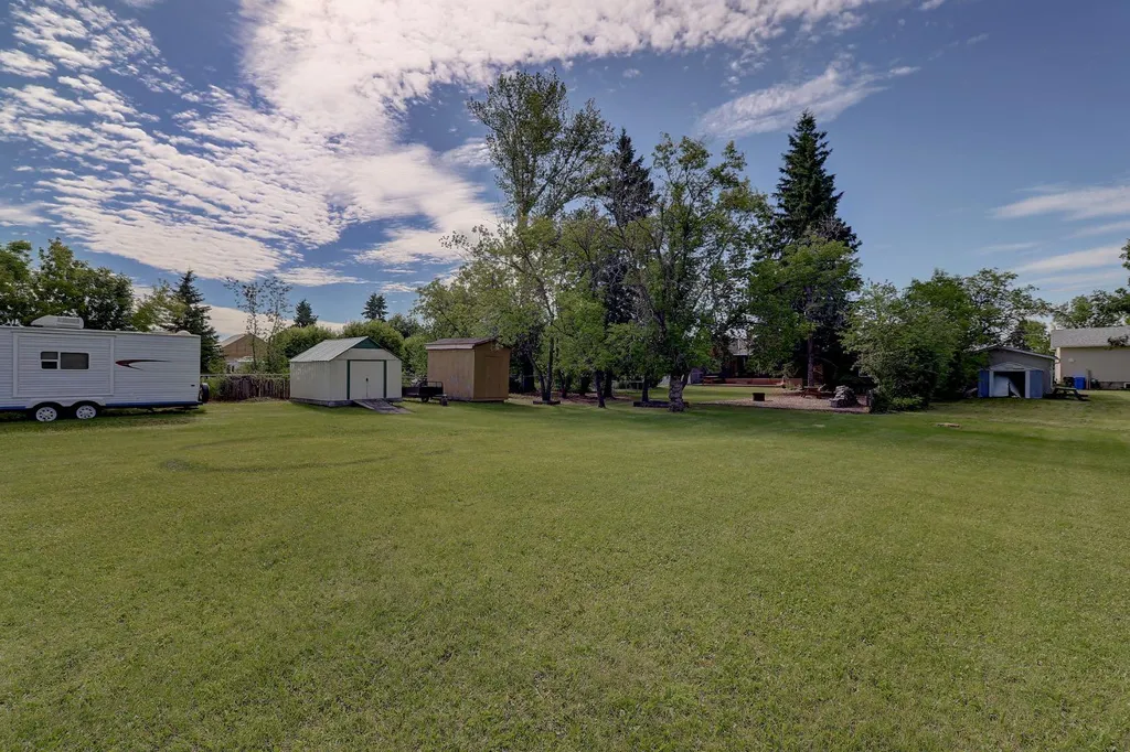 10904 108 Avenue Fairview AB T0H 1L0