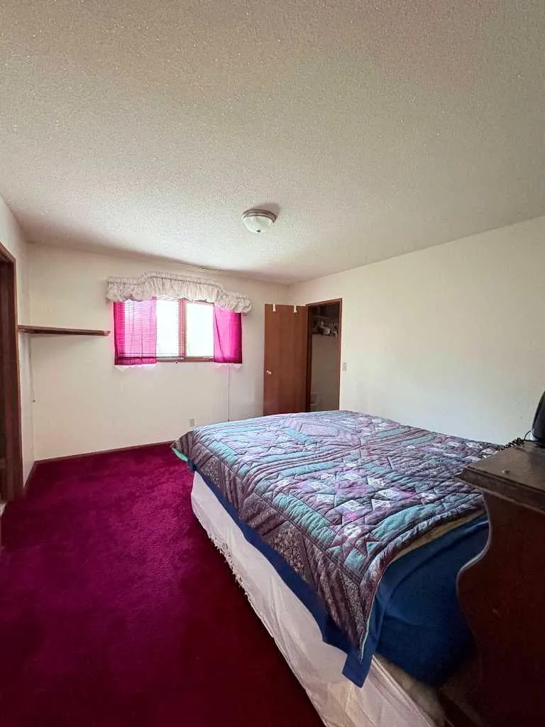 737 2 Street W Cardston AB T0K 0K0