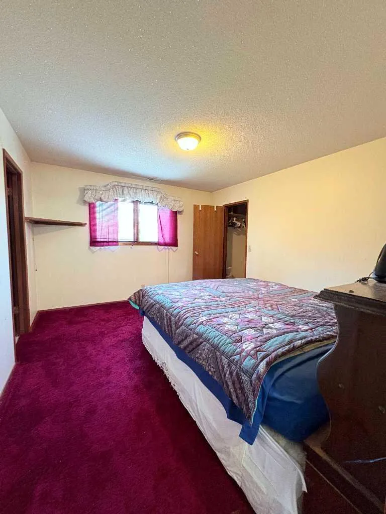 737 2 Street W Cardston AB T0K 0K0