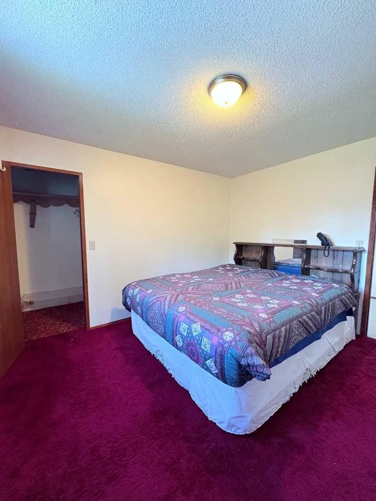 737 2 Street W Cardston AB T0K 0K0