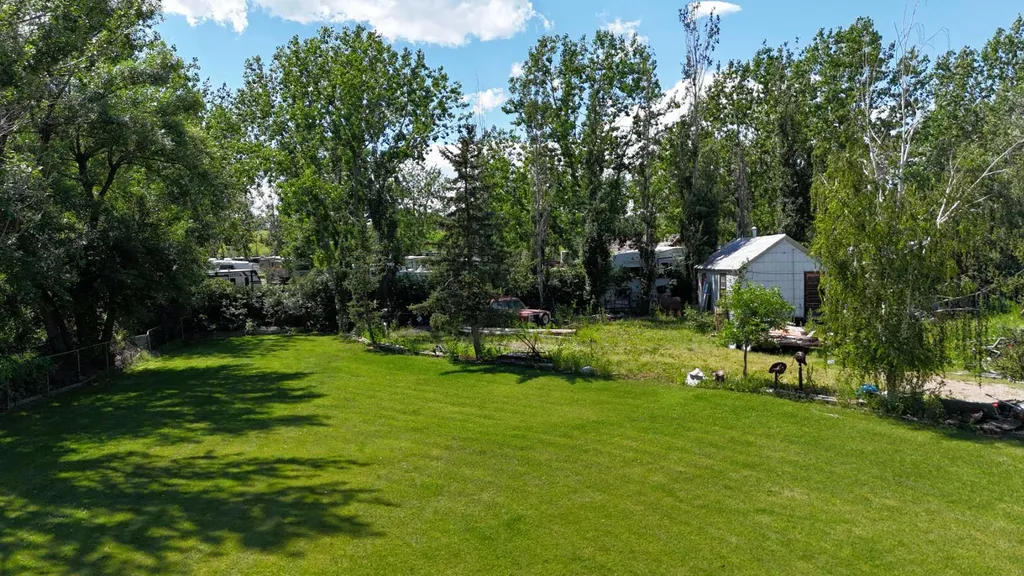 737 2 Street W Cardston AB T0K 0K0