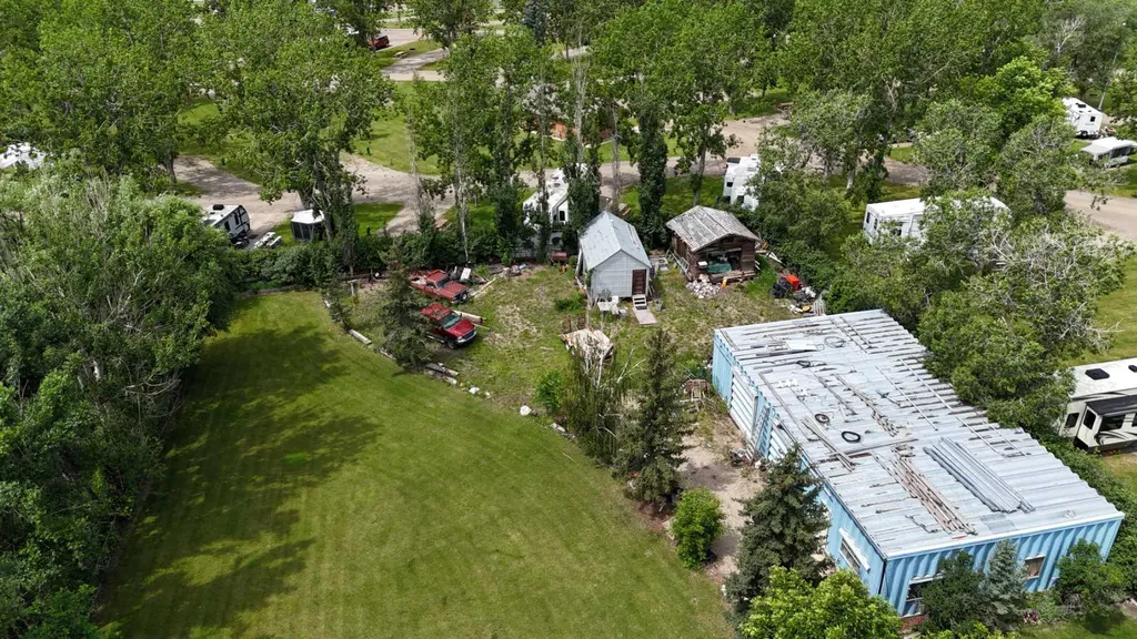 737 2 Street W Cardston AB T0K 0K0