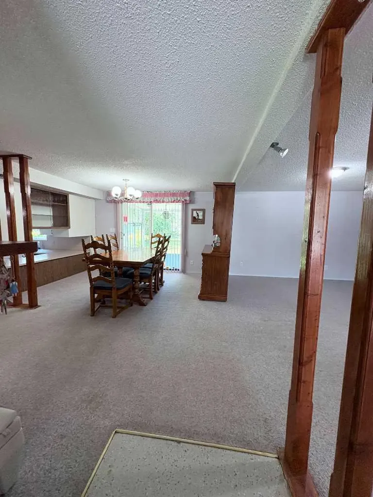737 2 Street W Cardston AB T0K 0K0