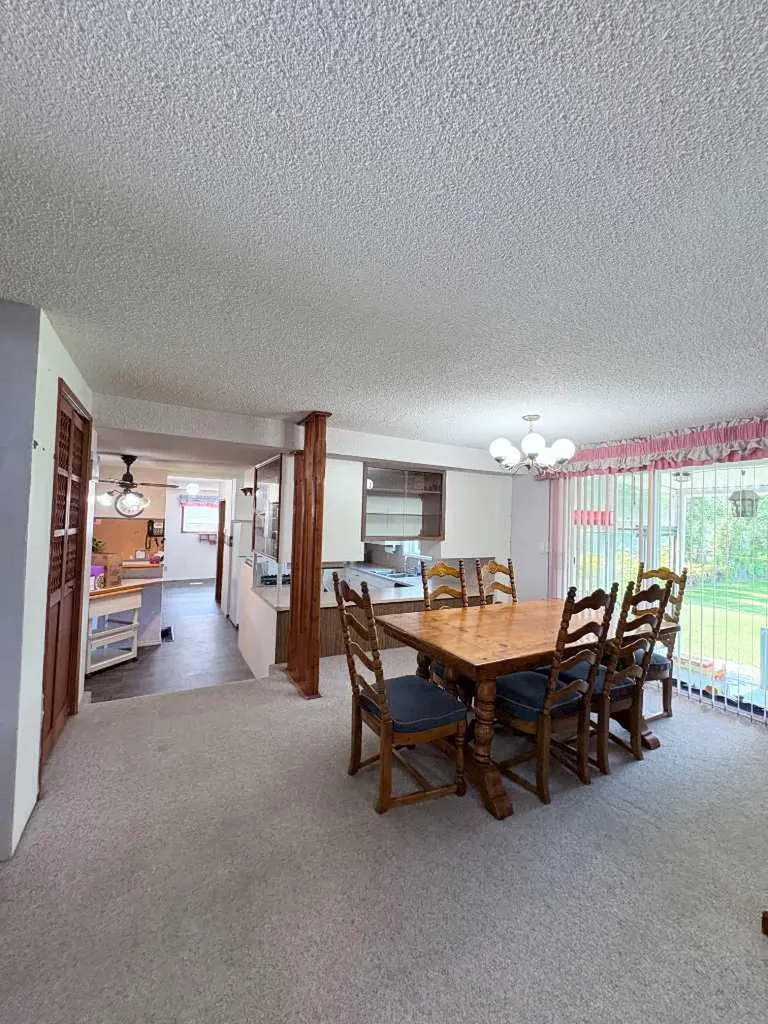 737 2 Street W Cardston AB T0K 0K0