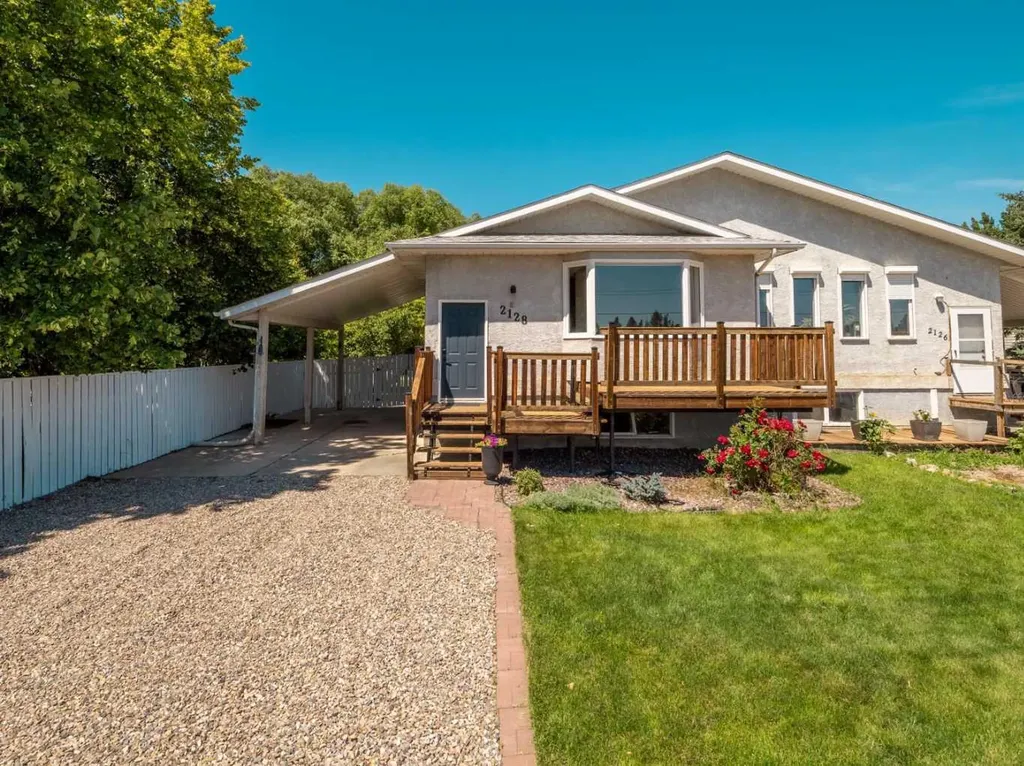 2128 18 Avenue Coaldale AB T1M 1K6