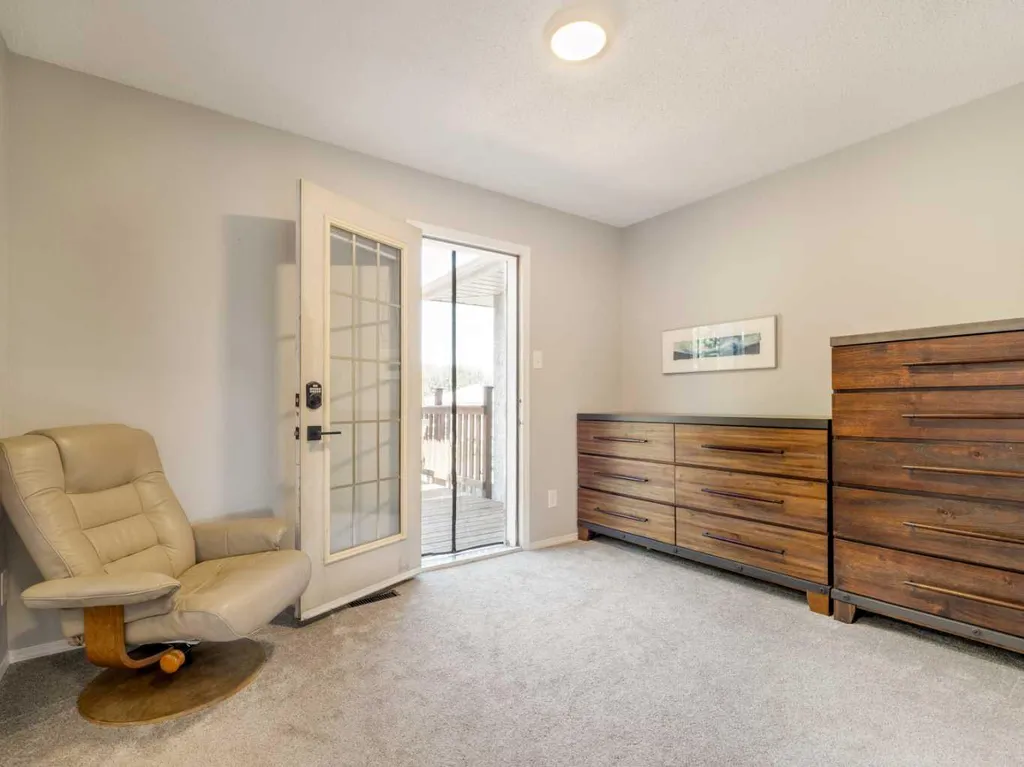 2128 18 Avenue Coaldale AB T1M 1K6