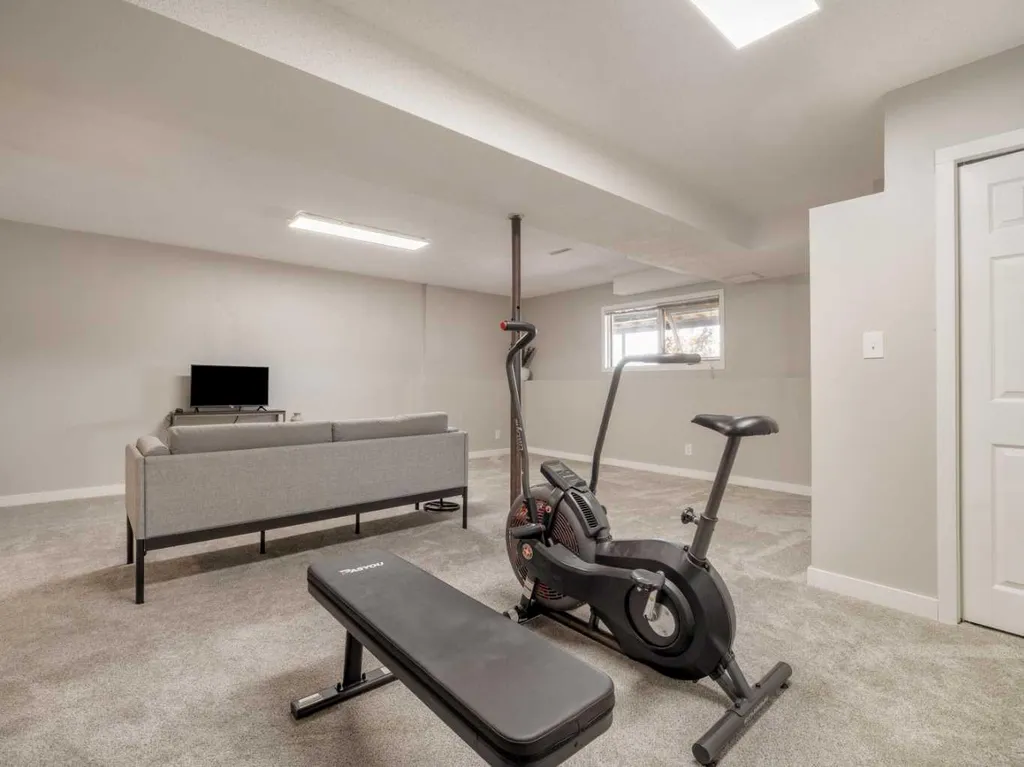 2128 18 Avenue Coaldale AB T1M 1K6