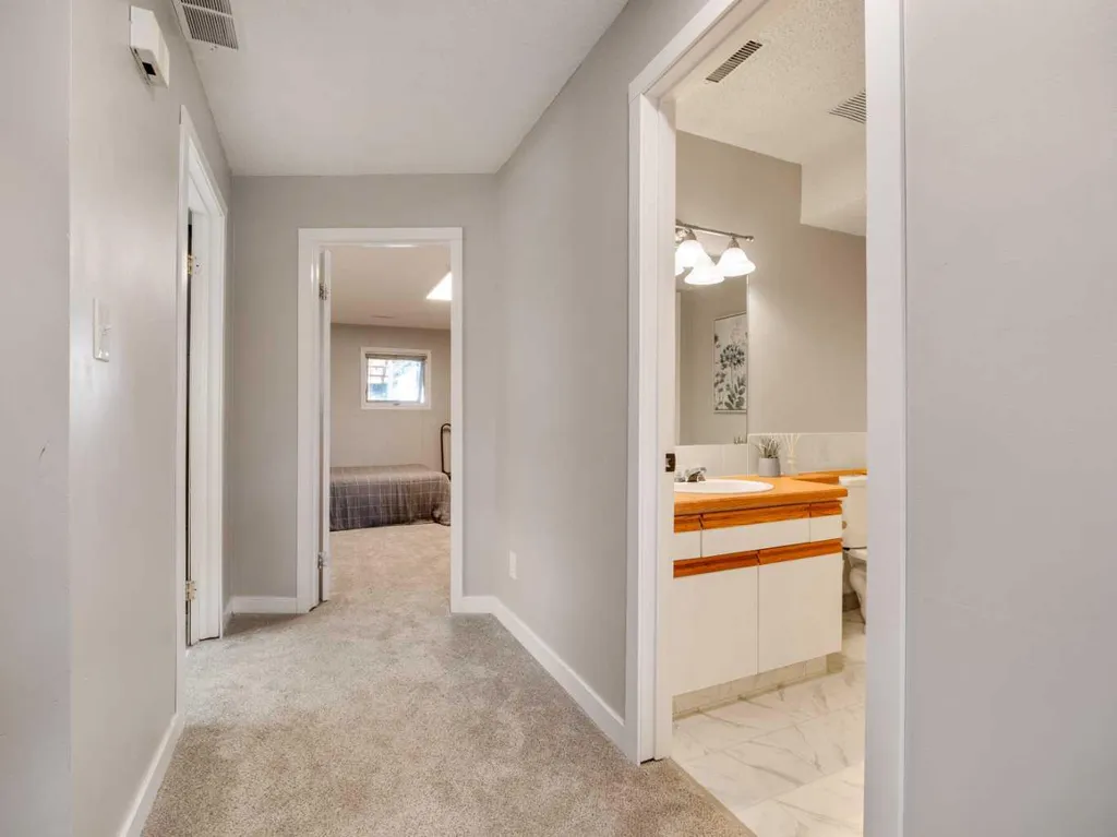 2128 18 Avenue Coaldale AB T1M 1K6