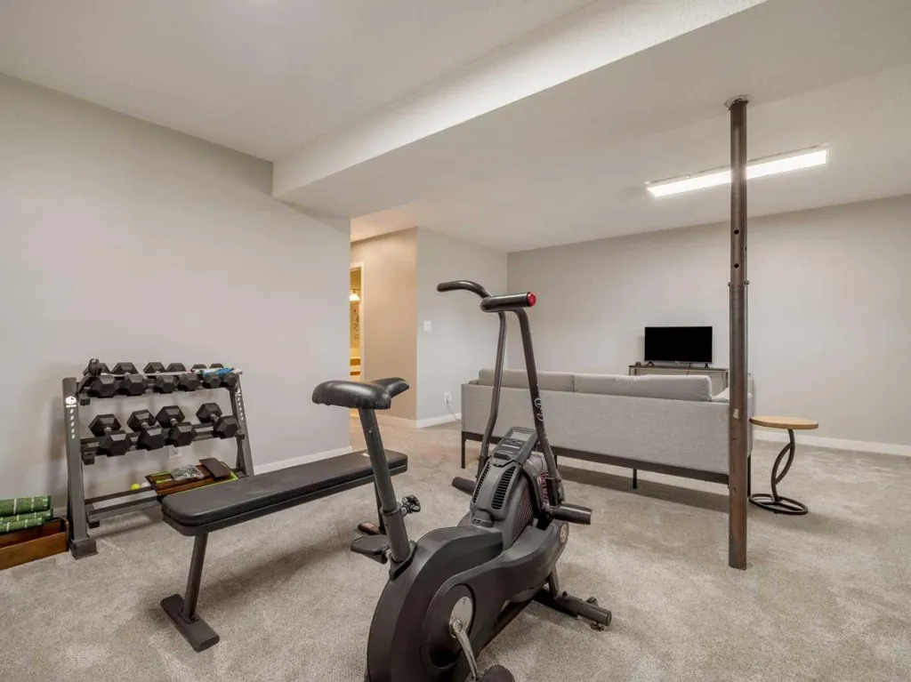 2128 18 Avenue Coaldale AB T1M 1K6