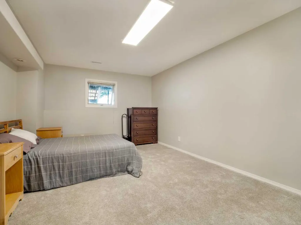 2128 18 Avenue Coaldale AB T1M 1K6