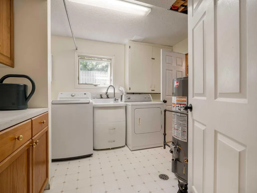2128 18 Avenue Coaldale AB T1M 1K6