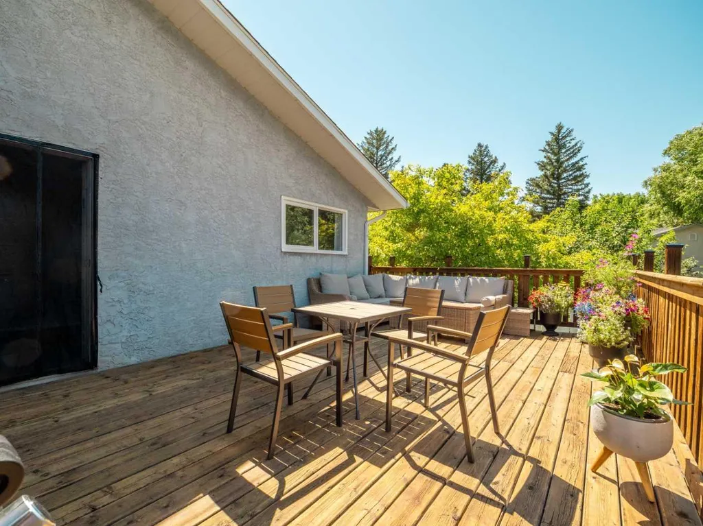 2128 18 Avenue Coaldale AB T1M 1K6