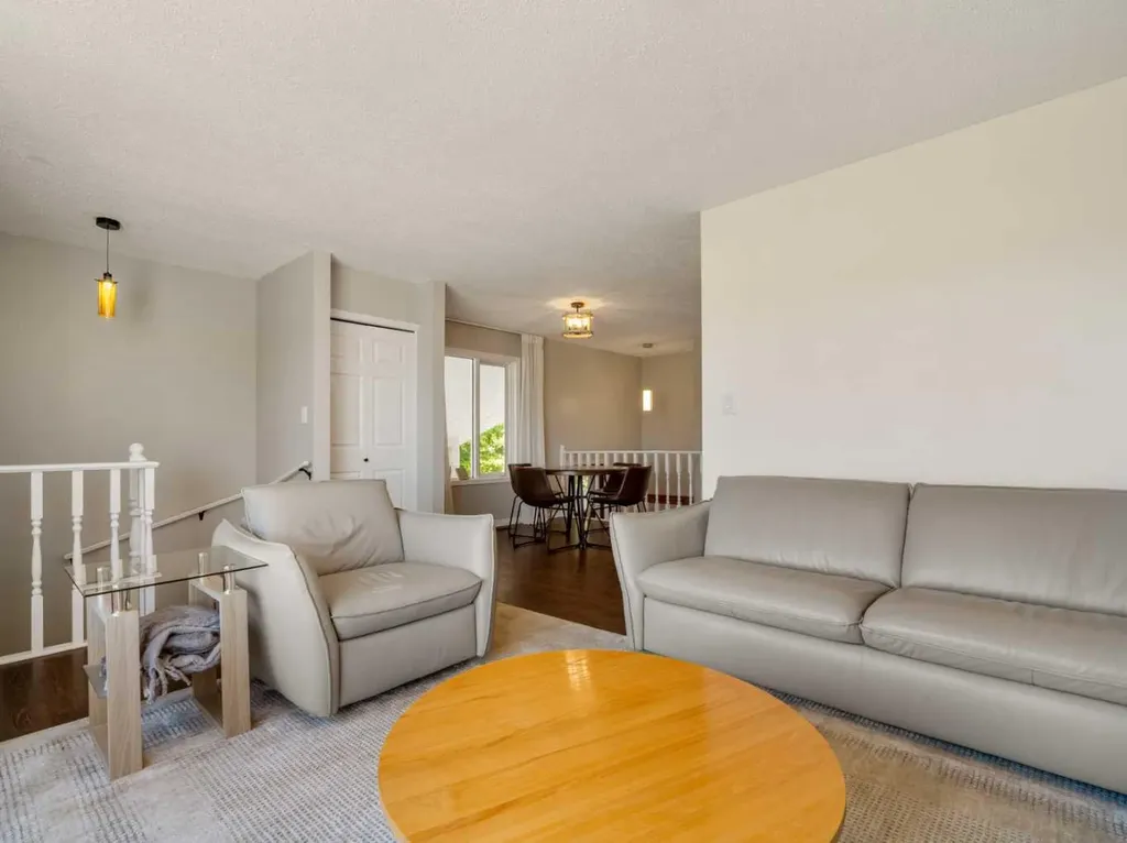 2128 18 Avenue Coaldale AB T1M 1K6