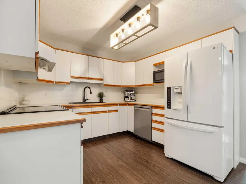 2128 18 Avenue Coaldale AB T1M 1K6
