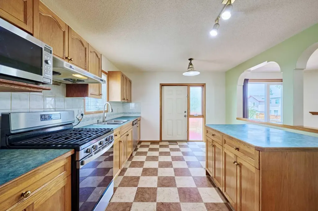 9683 Hidden Valley Drive NW Calgary AB T3A 5P8