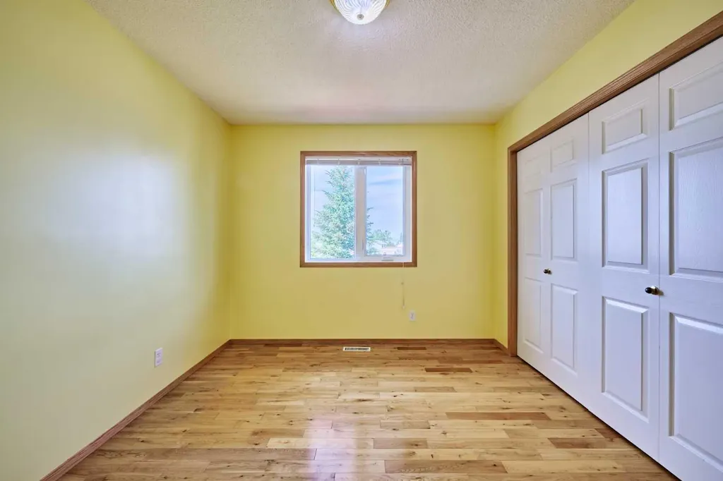 9683 Hidden Valley Drive NW Calgary AB T3A 5P8