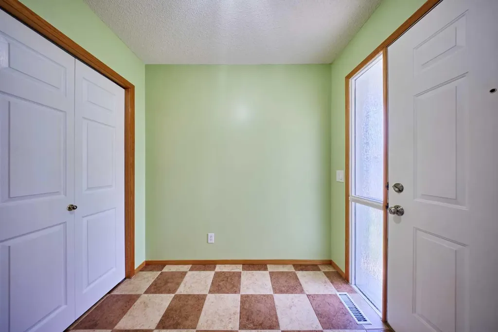 9683 Hidden Valley Drive NW Calgary AB T3A 5P8