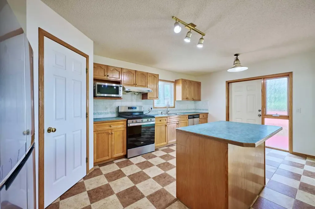 9683 Hidden Valley Drive NW Calgary AB T3A 5P8