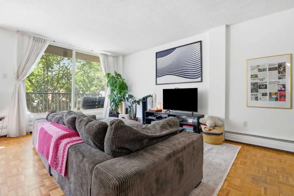 1236 15 Avenue SW Calgary AB T3C 0X5
