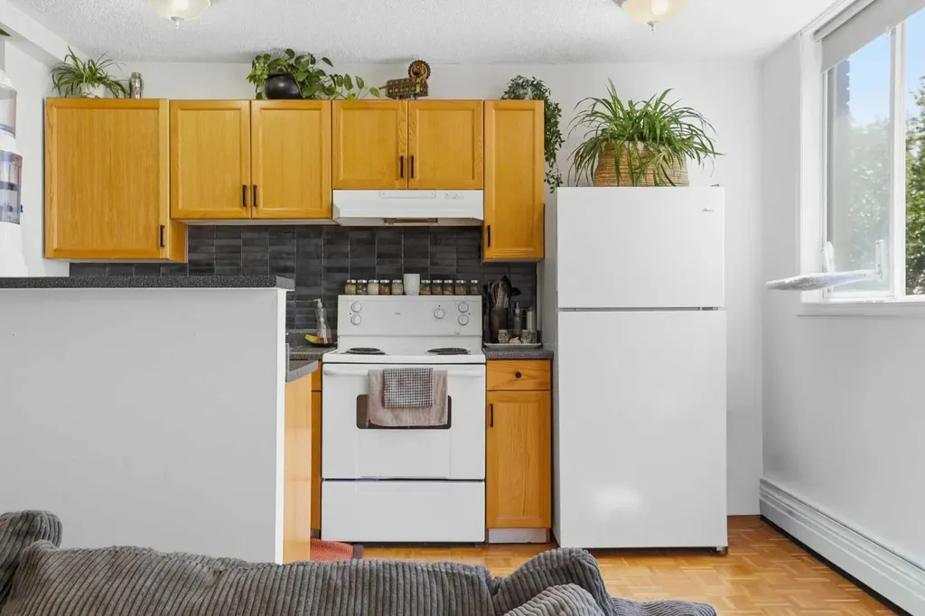 1236 15 Avenue SW Calgary AB T3C 0X5