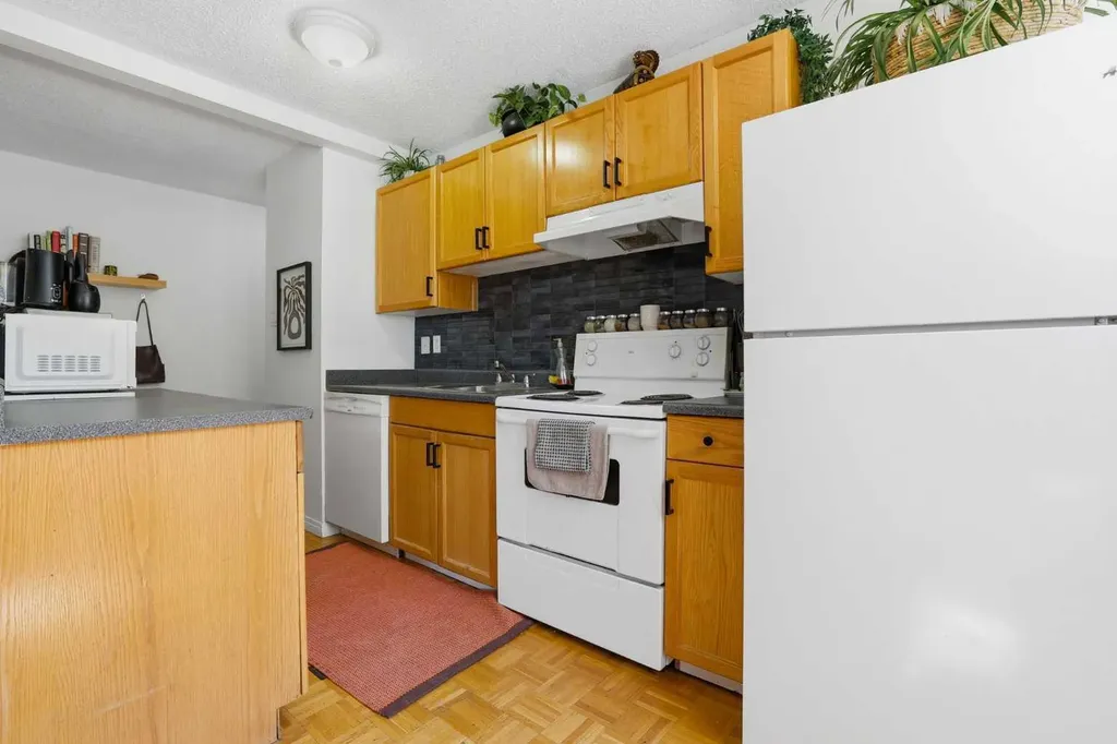 1236 15 Avenue SW Calgary AB T3C 0X5