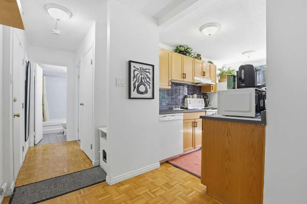 1236 15 Avenue SW Calgary AB T3C 0X5