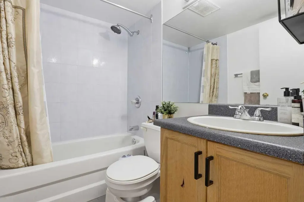 1236 15 Avenue SW Calgary AB T3C 0X5