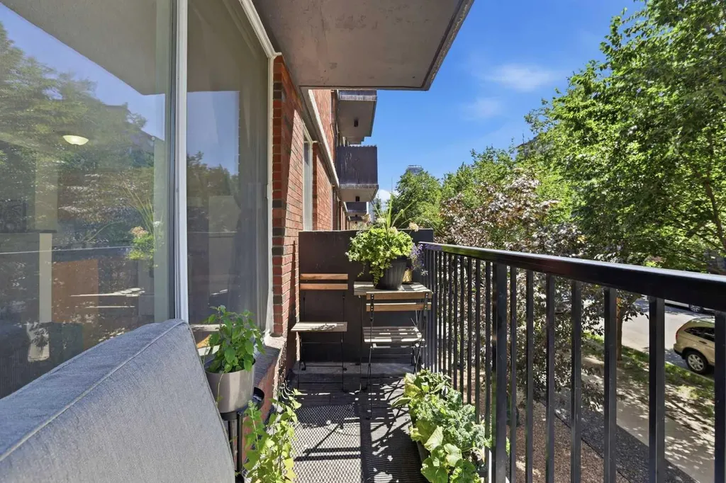 1236 15 Avenue SW Calgary AB T3C 0X5