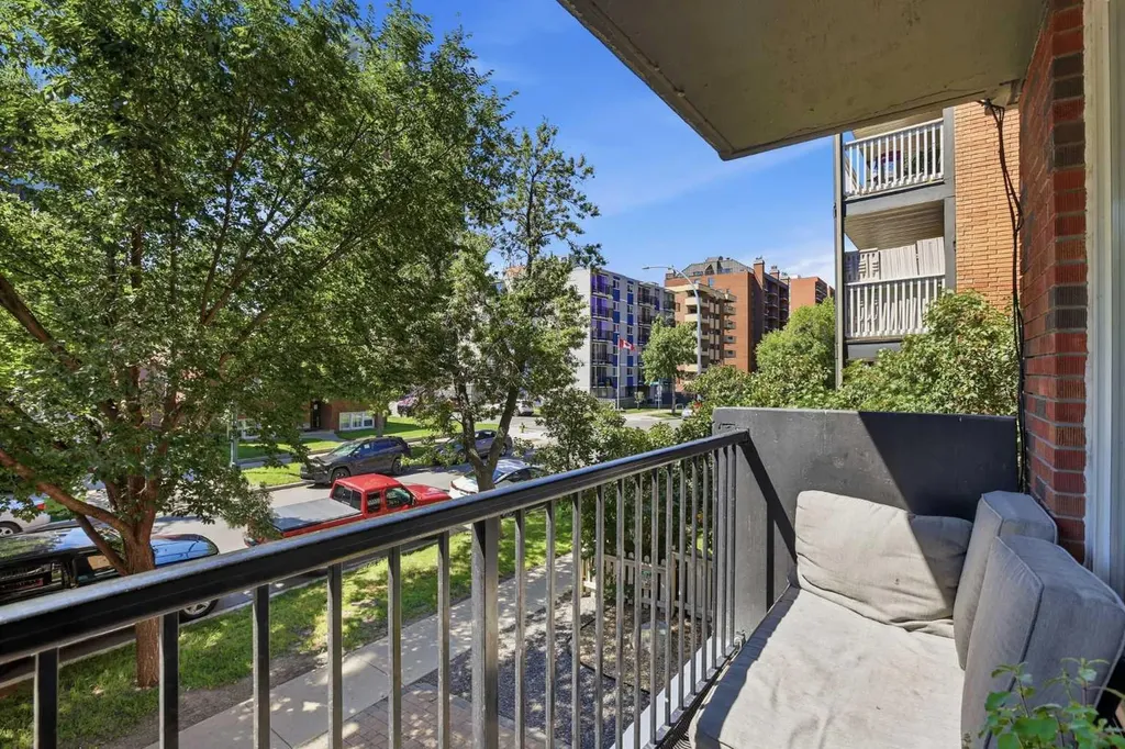 1236 15 Avenue SW Calgary AB T3C 0X5