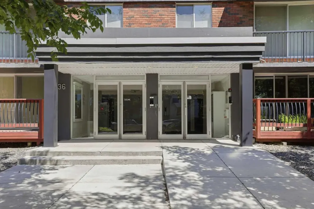 1236 15 Avenue SW Calgary AB T3C 0X5