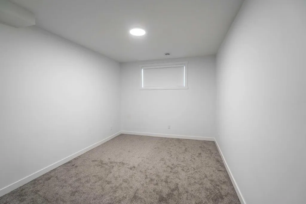 123 Saddlecrest Grove NE Calgary AB T3J 2K3