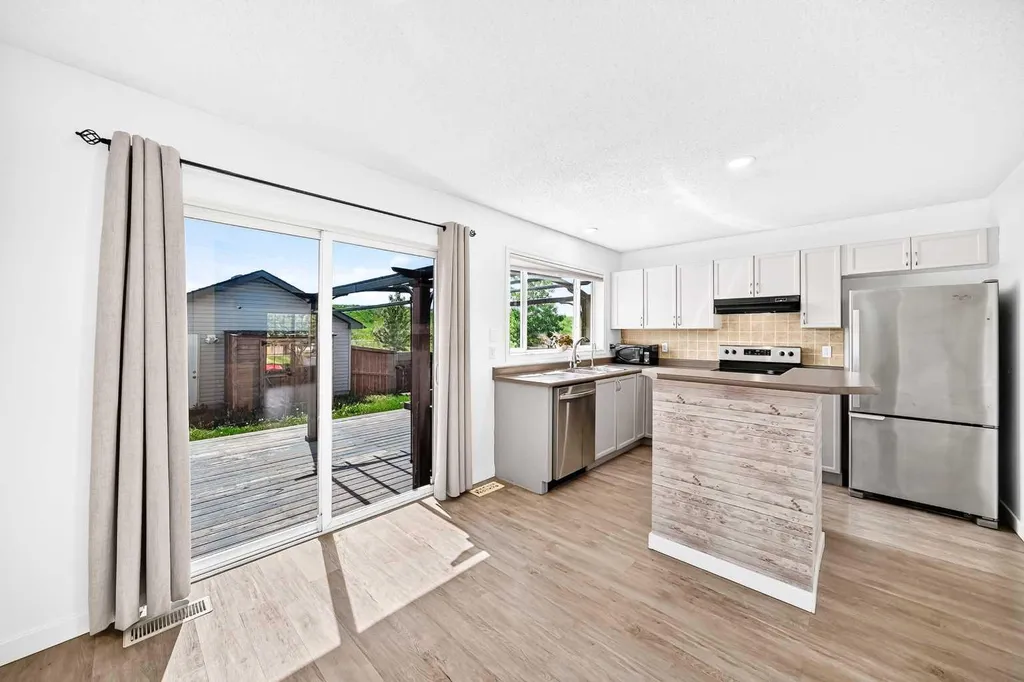 294 Elgin View SE Calgary AB T2Z 4N6