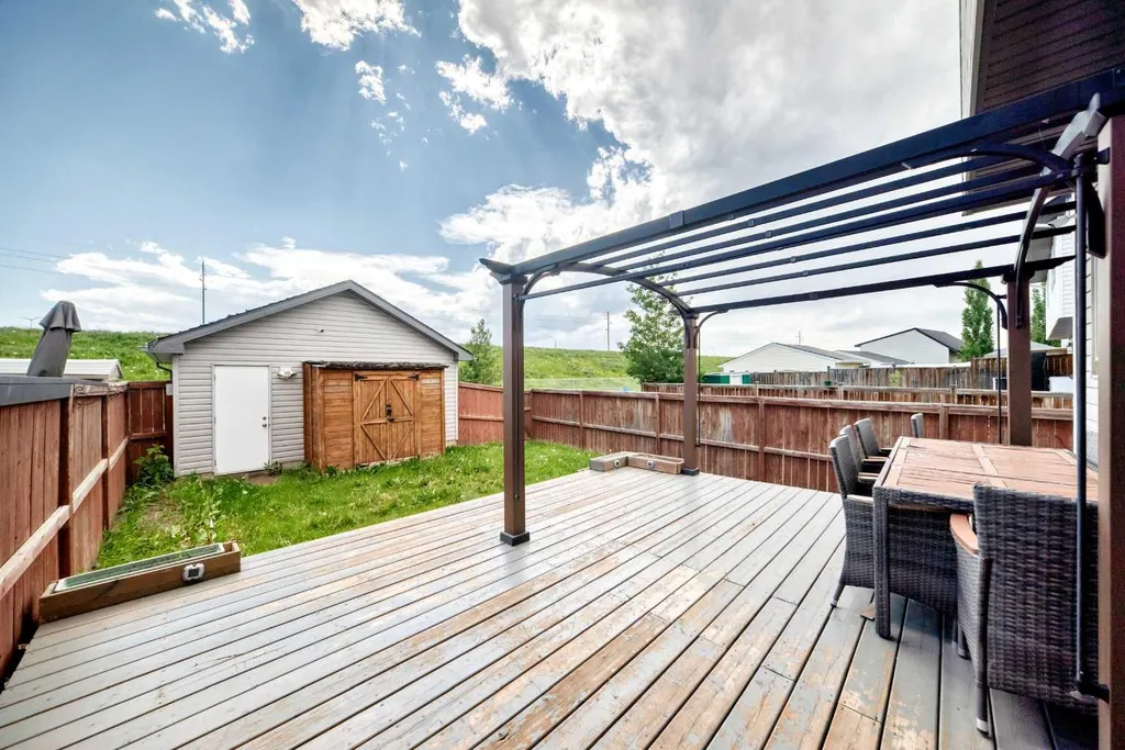 294 Elgin View SE Calgary AB T2Z 4N6