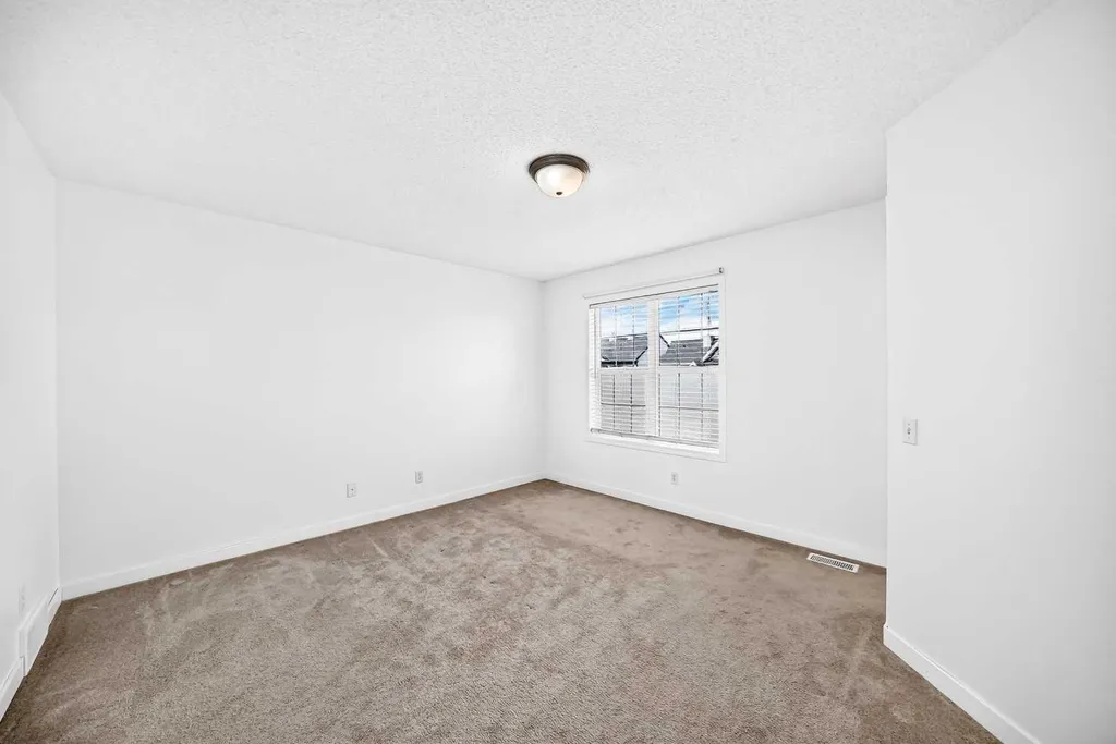 294 Elgin View SE Calgary AB T2Z 4N6