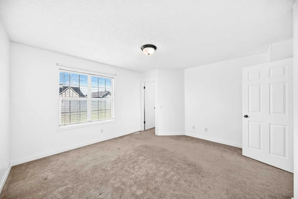 294 Elgin View SE Calgary AB T2Z 4N6