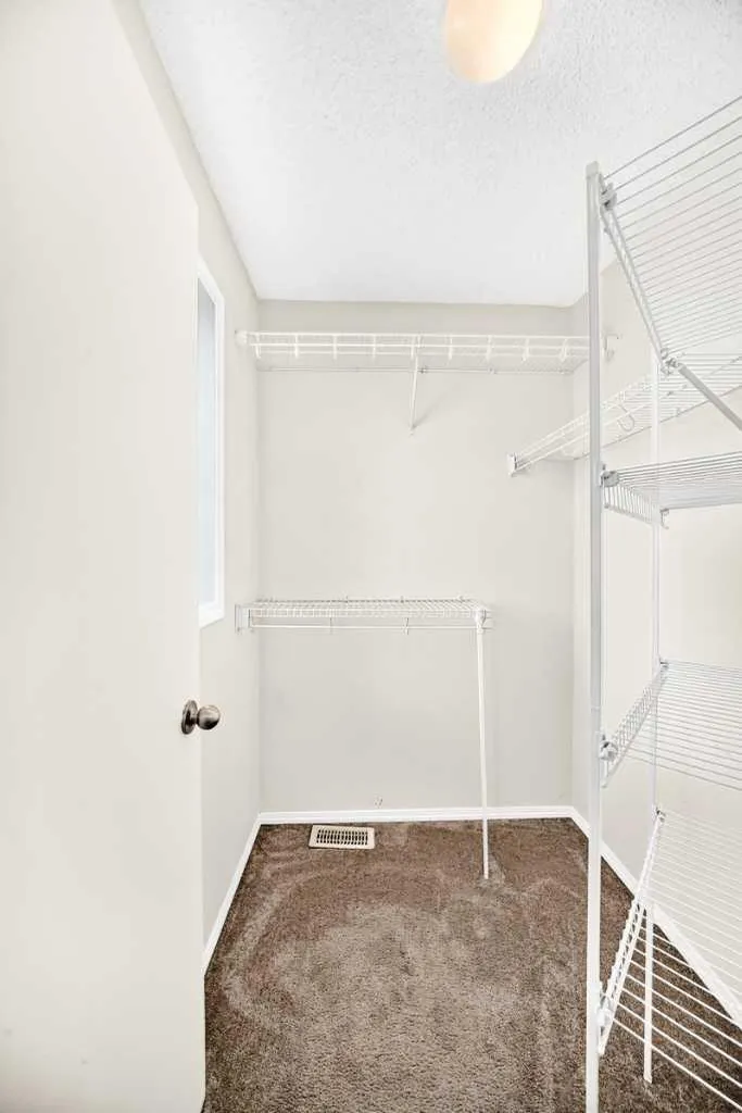 294 Elgin View SE Calgary AB T2Z 4N6