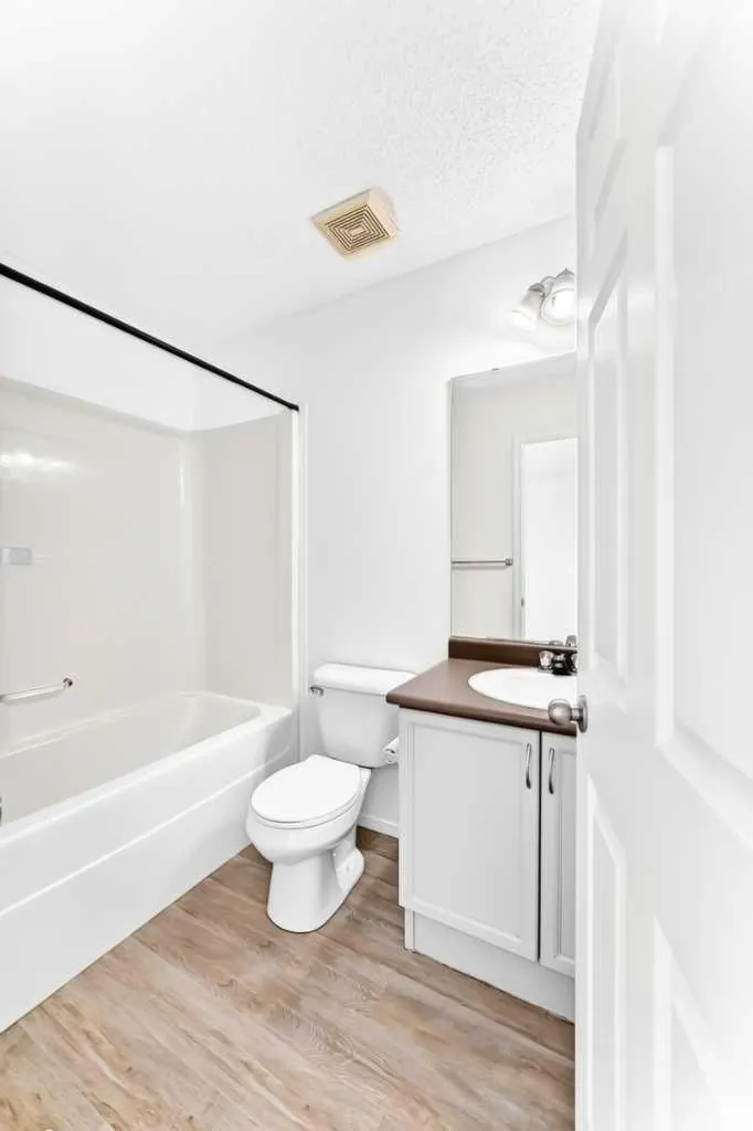 294 Elgin View SE Calgary AB T2Z 4N6