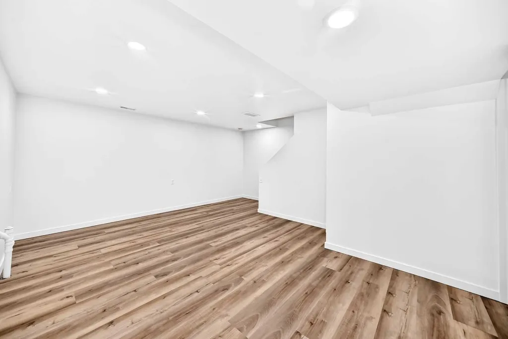 294 Elgin View SE Calgary AB T2Z 4N6