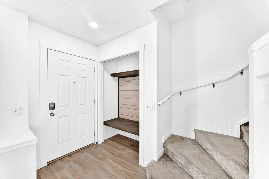 294 Elgin View SE Calgary AB T2Z 4N6
