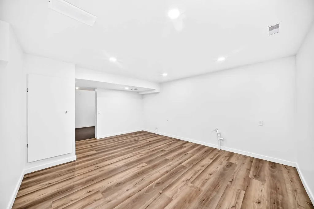 294 Elgin View SE Calgary AB T2Z 4N6