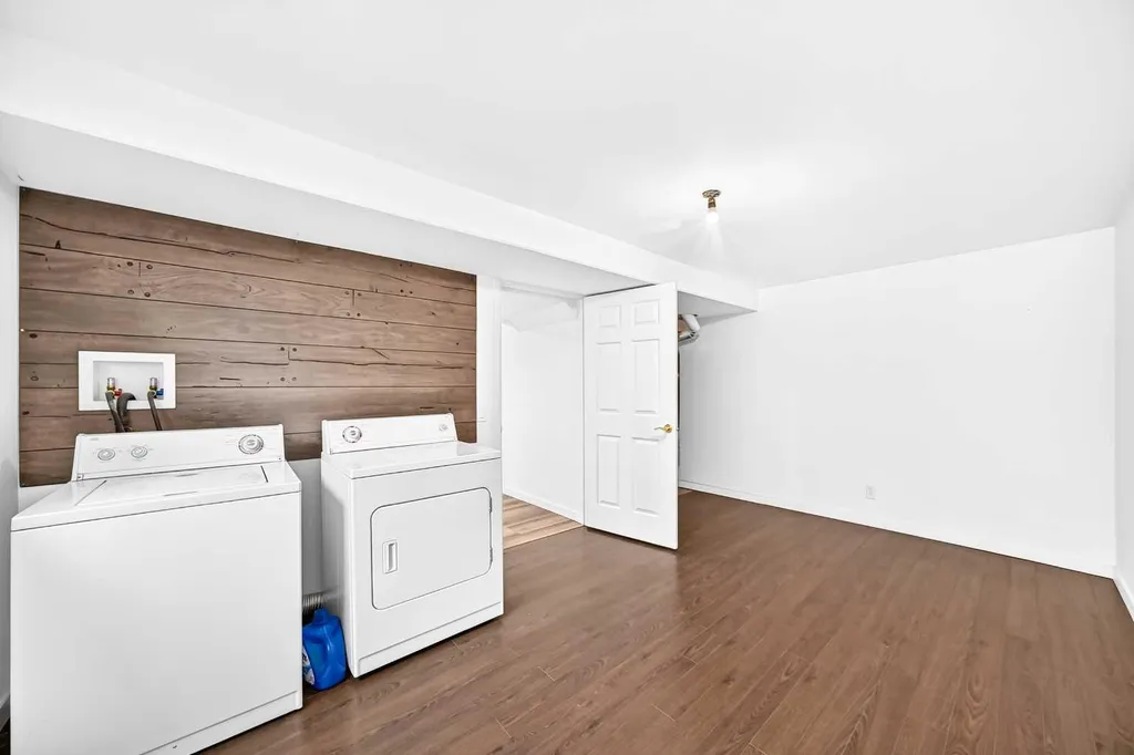 294 Elgin View SE Calgary AB T2Z 4N6